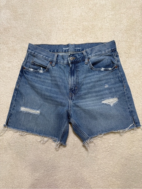 Old Navy Pants - Old Navy Slouchy Straight Distressed 5” Denim Jean Shorts Medium Blue Size 8 29